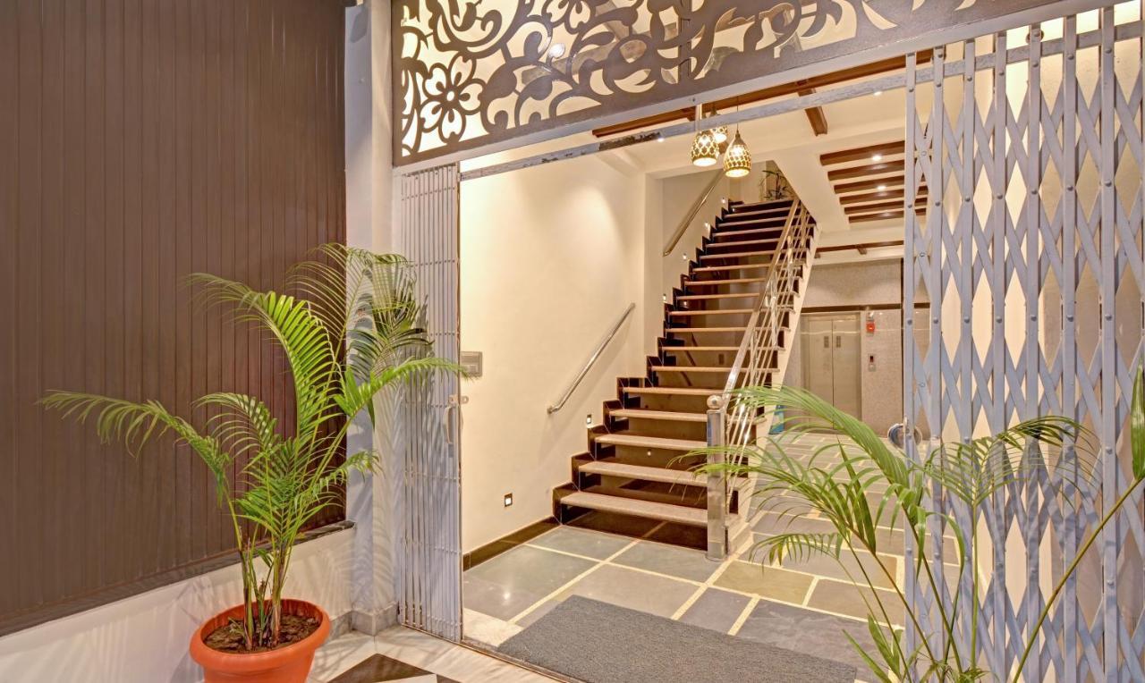 Treebo Paras Raj Near City Palace Udaipur Exterior foto